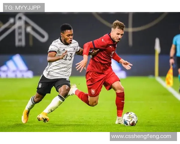 昨晚足球精彩回顾:激战四场比分揭晓球员表现引热议